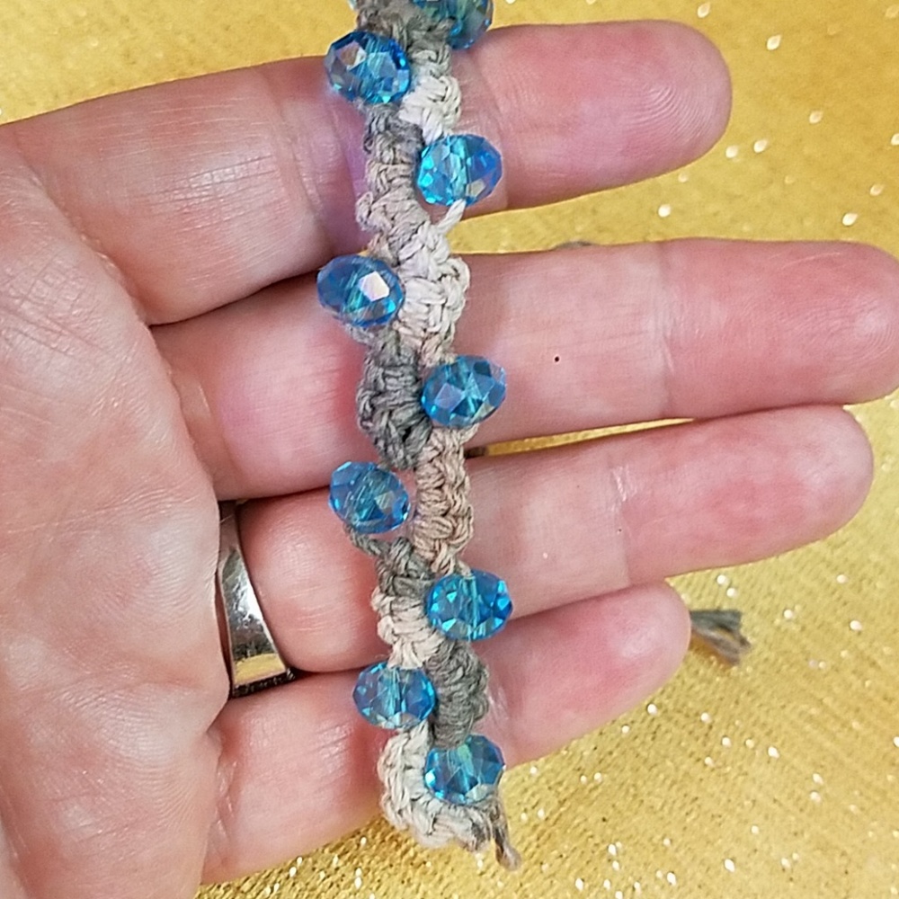 Macrame Bracelet - Picture 2 of 2